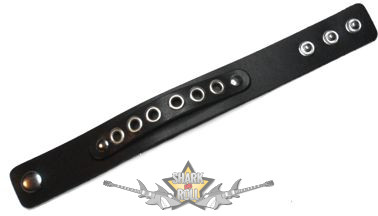 1 soros. Lyuk szegecses rátétes.. JVP.  karkötő, csuklópánt. 