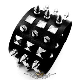   3.Soros. Közepes Tüske, talpas, + piramis szegecsek.  karkötő.  csuklópánt. JVP