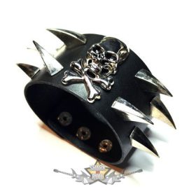   Koponyás karkötő fémdíszekkel. 4 karom szegecs..  JVPT. karkötő, csuklópánt. 