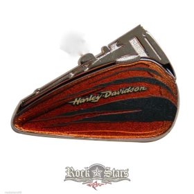   Harley-Davidson® Claw Ripped Brown Fuel Tank Pin - PU-63146. fém motoros jelvény