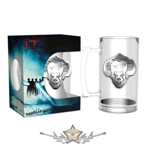 IT Chapter 2 – Pennywise Glass Stein * PREMIUM kategória.  fém plakettel. üvegkorsó