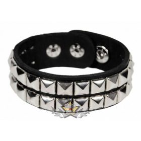 2. soros.  Piramis szegecses.  karkötő, csuklópánt. JVP