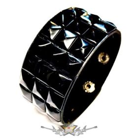 3 soros - szegecses. Black.   karkötő, csuklópánt. JVP.