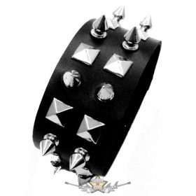   2.Soros. Közepes Tüske, talpas, + piramis szegecsek.  karkötő.  csuklópánt. JVP