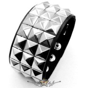 3. soros.  Piramis szegecses.  karkötő, csuklópánt. JVP